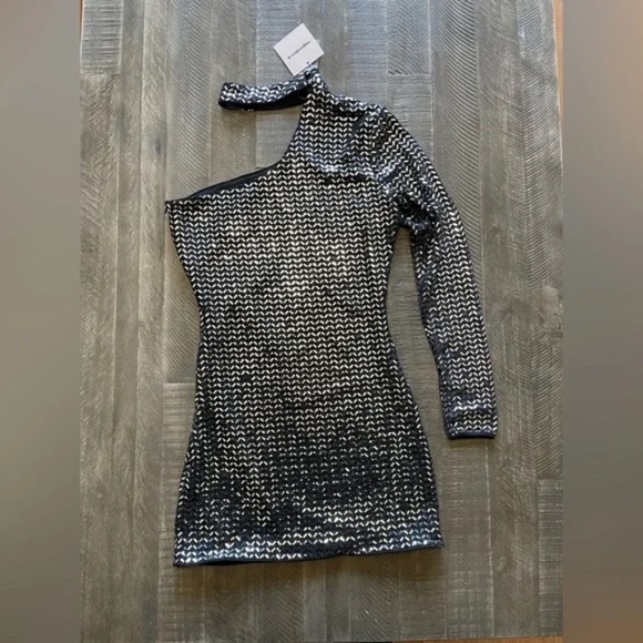 NWT Superdown Angelia One Shoulder Dress - Picture 5 of 5